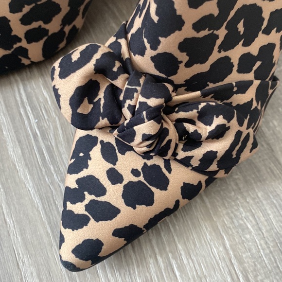 🤎🧡How Cute! Brand New Isaac Mizrahi Leopard Booties with Bow size 6 1/2💕💕💕 - Picture 2 of 5